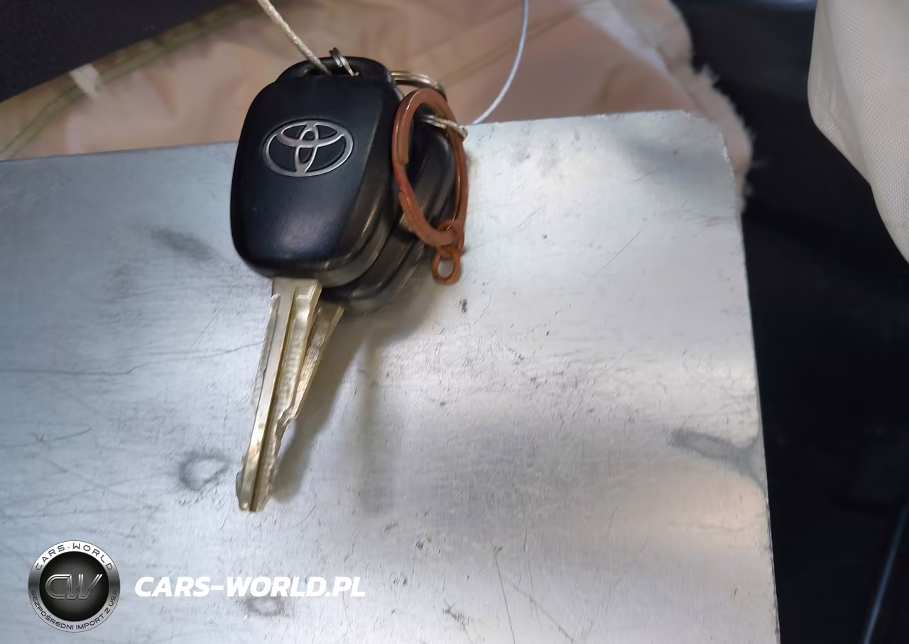 2017 Toyota Rav4 Le VIN:JTMZFREV0HJ717938 - 11