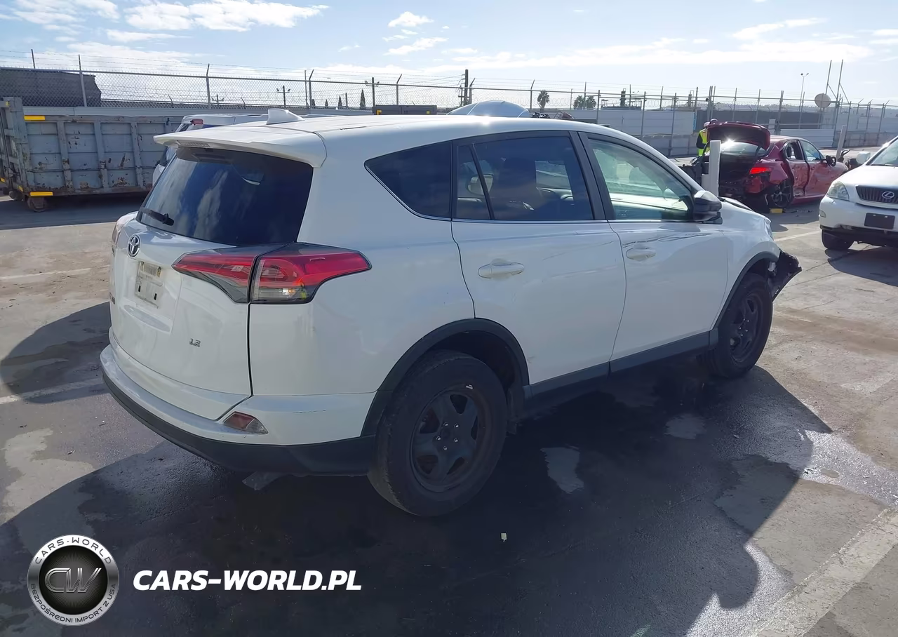 2017 Toyota Rav4 Le VIN:JTMZFREV0HJ717938 - 4