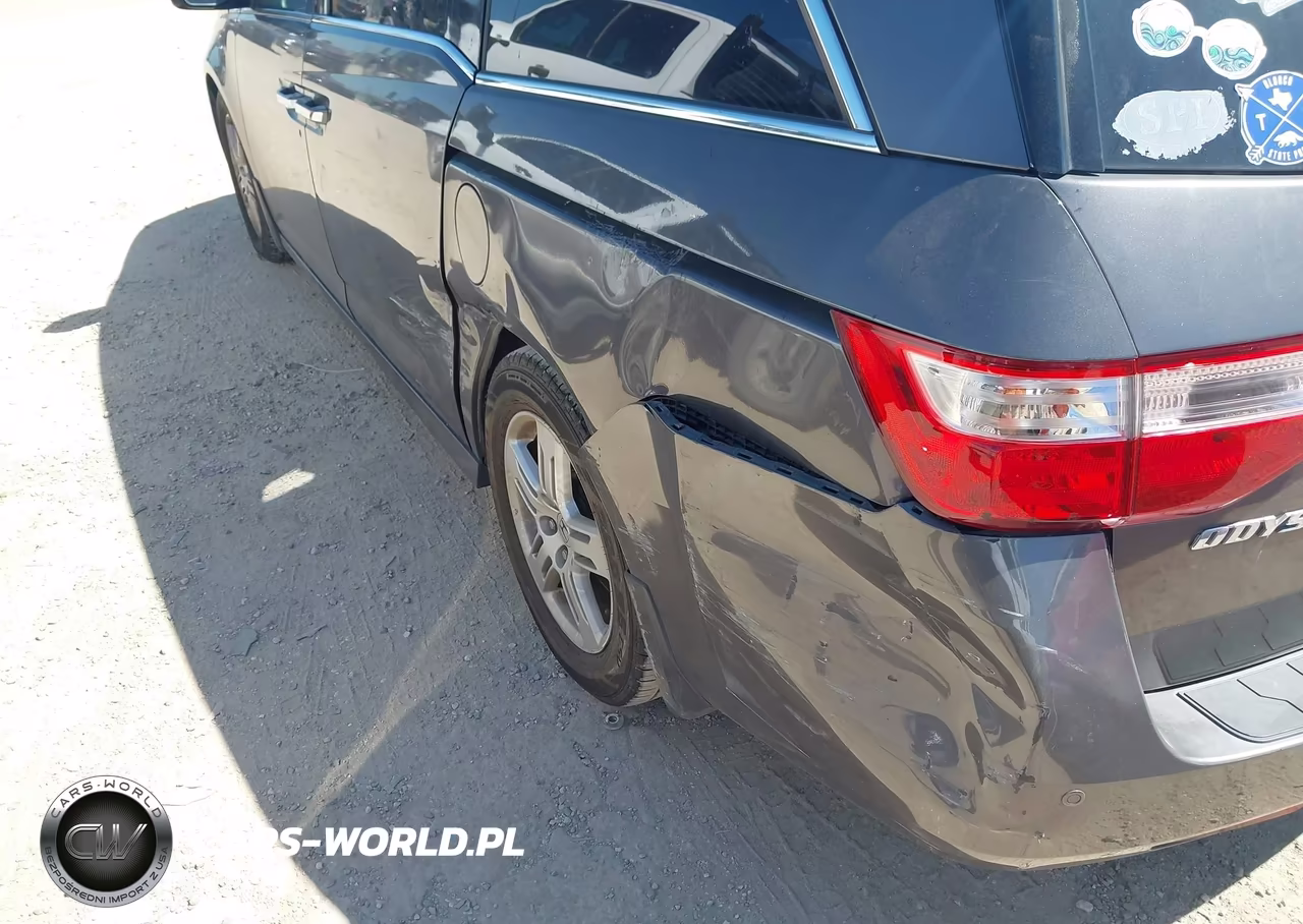 2013 Honda Odyssey Touring-Touring Elite VIN:5FNRL5H94DB079629 - 19