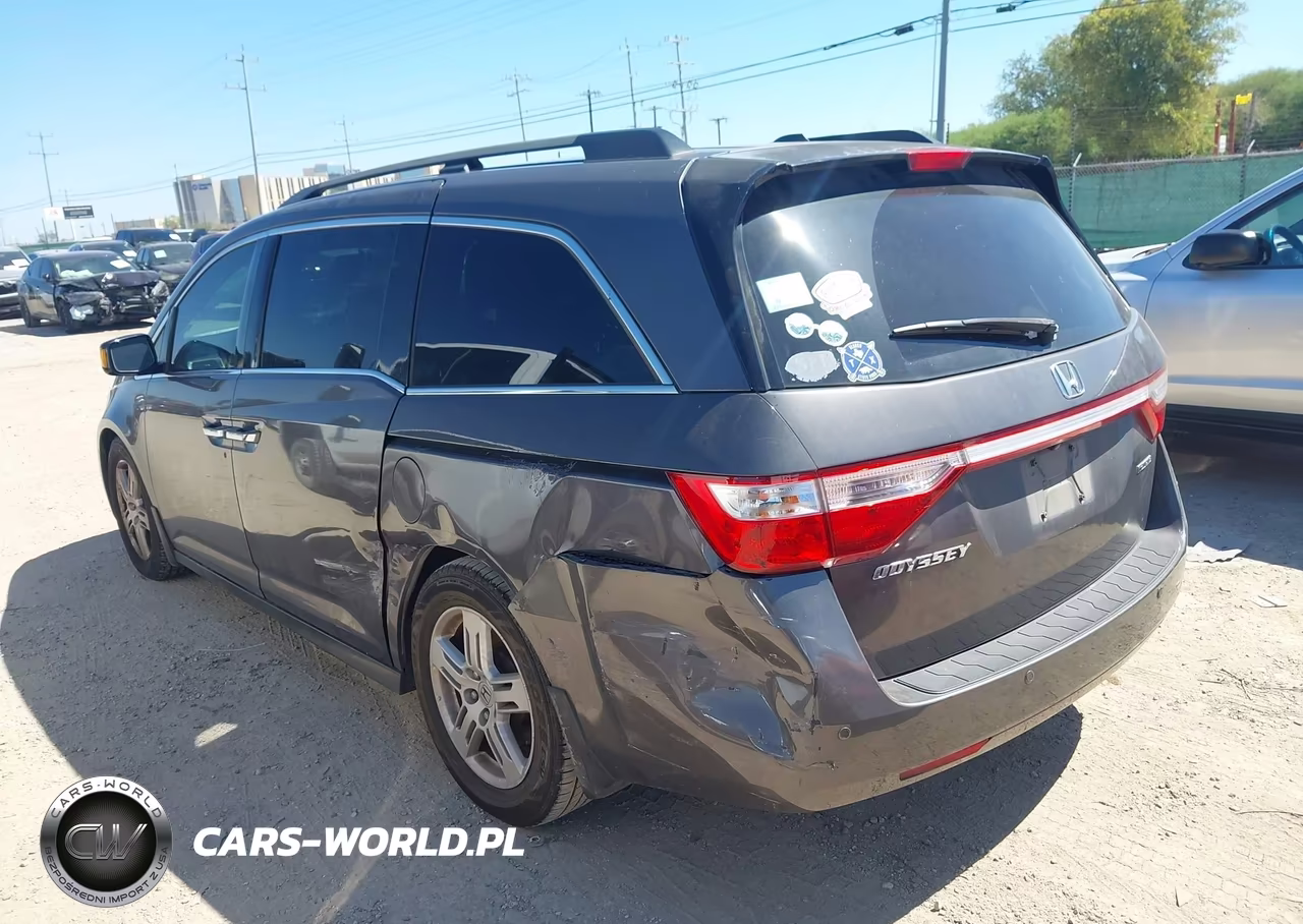 2013 Honda Odyssey Touring-Touring Elite VIN:5FNRL5H94DB079629 - 3