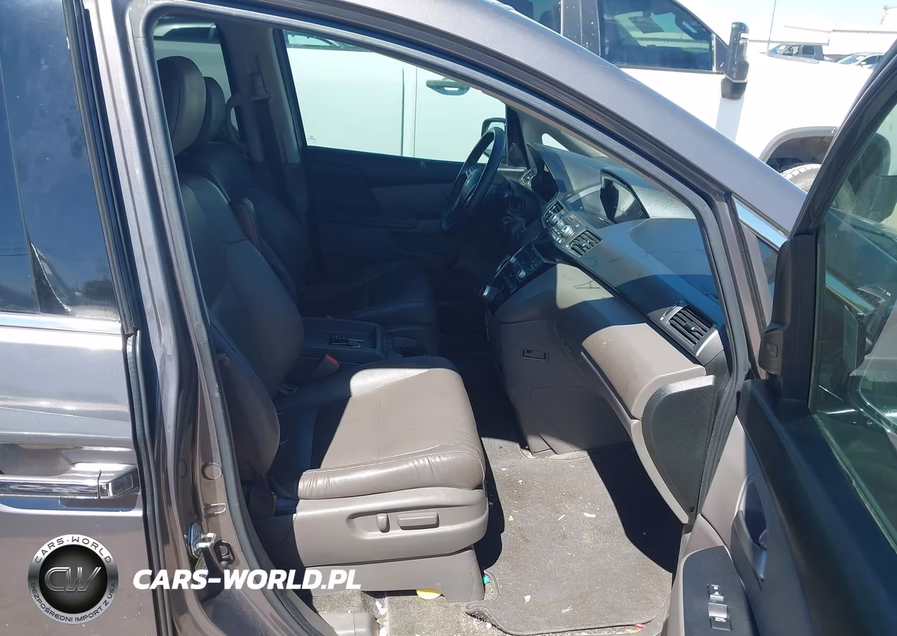 2013 Honda Odyssey Touring-Touring Elite VIN:5FNRL5H94DB079629 - 5