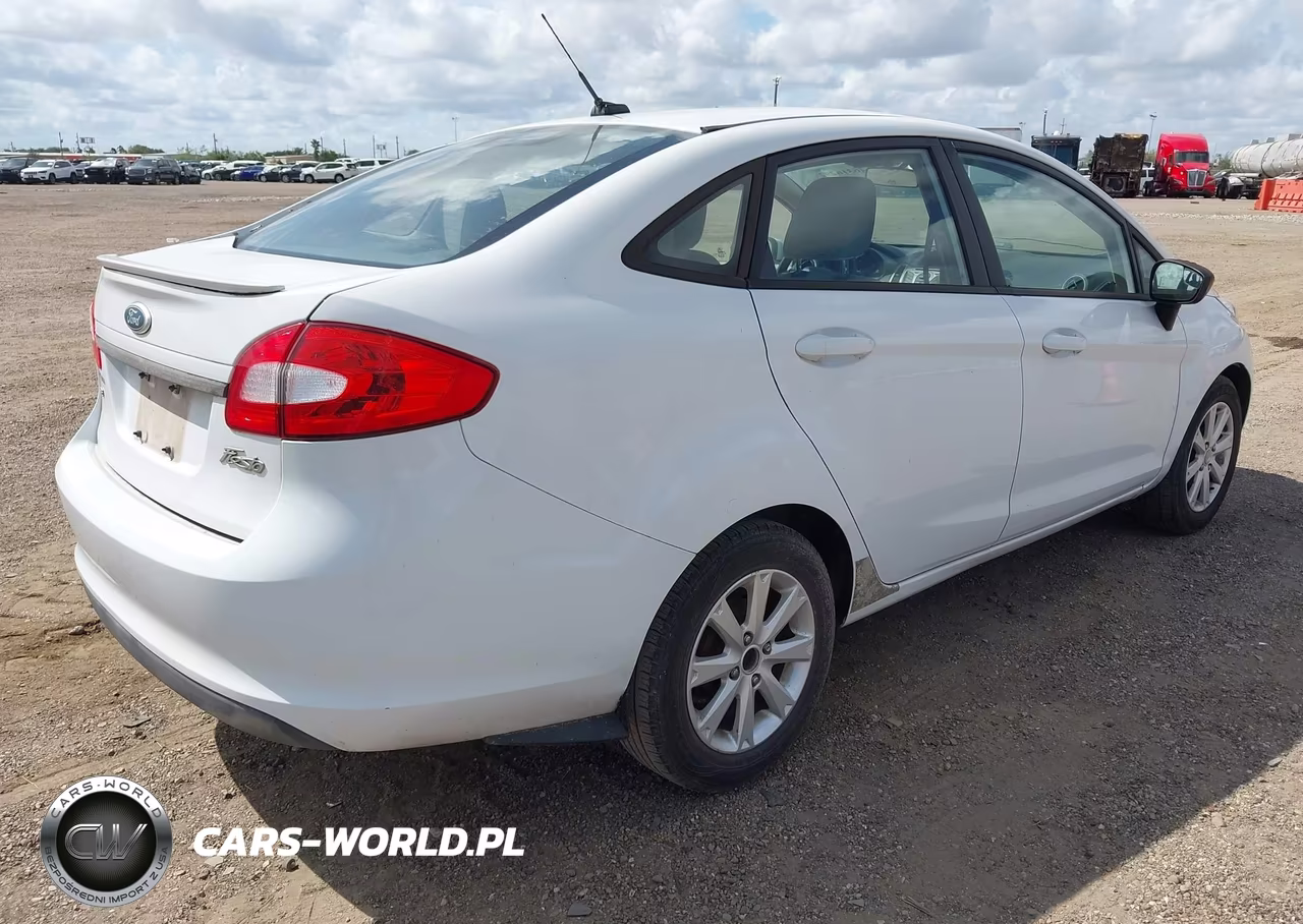 2011 Ford Fiesta Se VIN:3FADP4BJ5BM171973 - 4