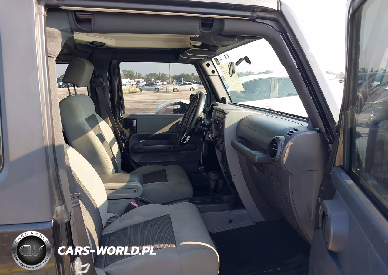 2010 Jeep Wrangler Sport VIN:1J4AA2D16AL152570 - 5