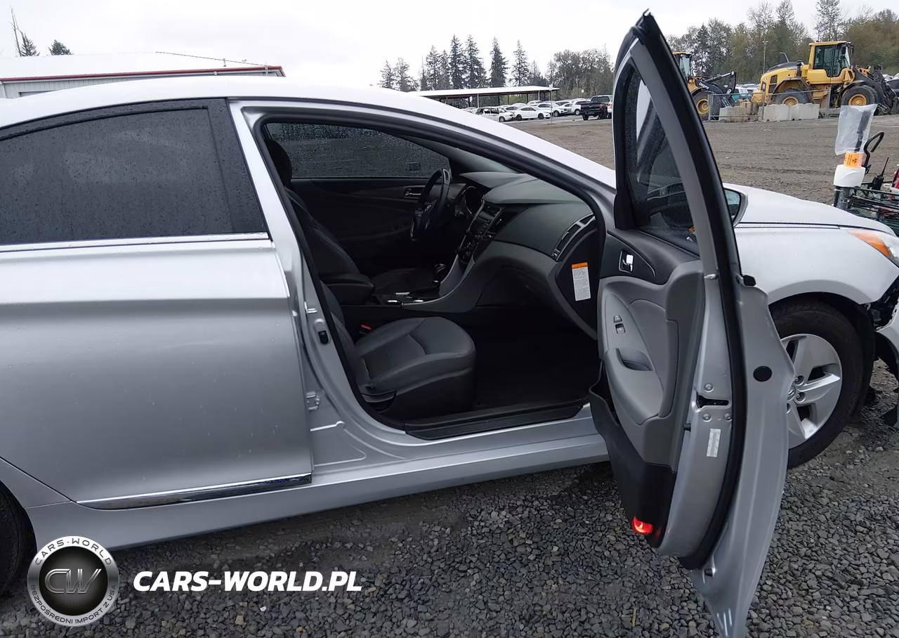 2012 Hyundai Sonata Hybrid VIN:KMHEC4A46CA033648 - 5