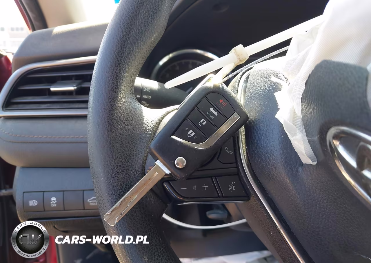 2019 Toyota Camry Le VIN:4T1B11HK1KU782818 - 11