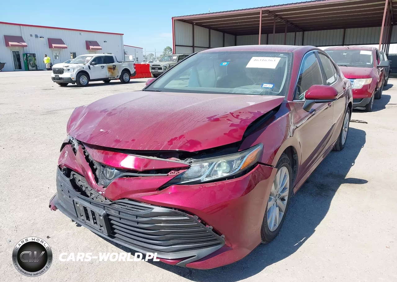 2019 Toyota Camry Le VIN:4T1B11HK1KU782818 - 2