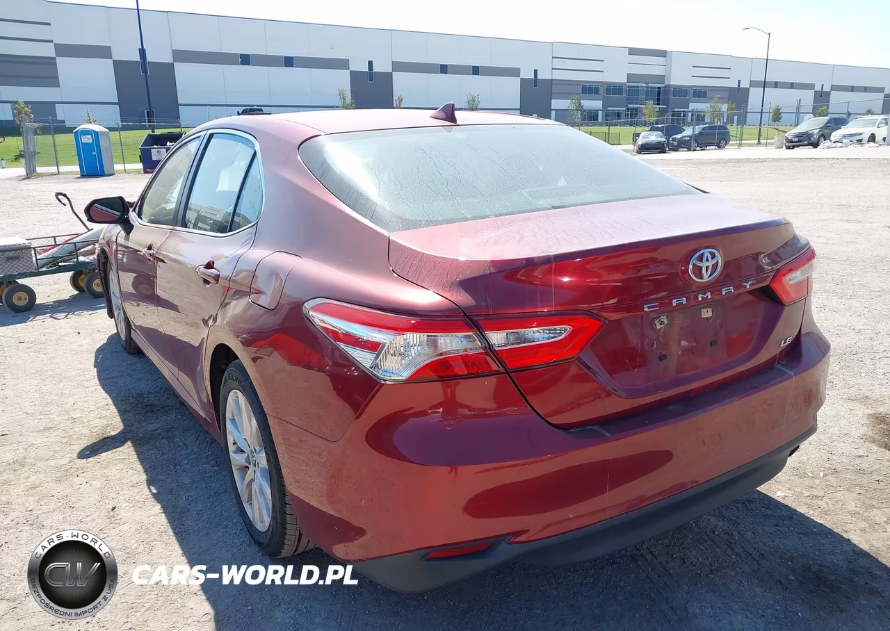2019 Toyota Camry Le VIN:4T1B11HK1KU782818 - 3