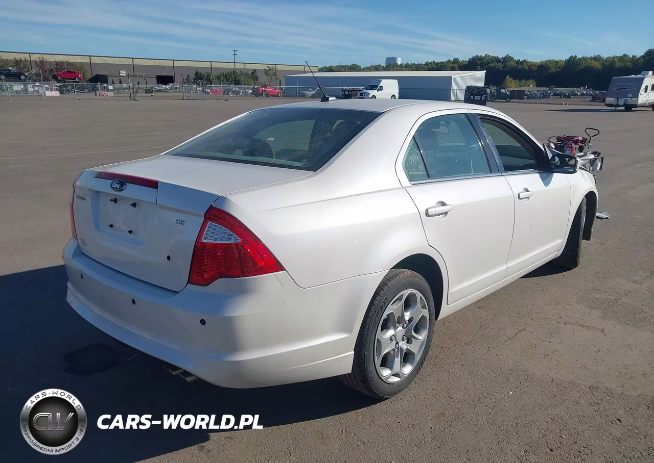 2010 Ford Fusion Se VIN:3FAHP0HA3AR293881 - 4