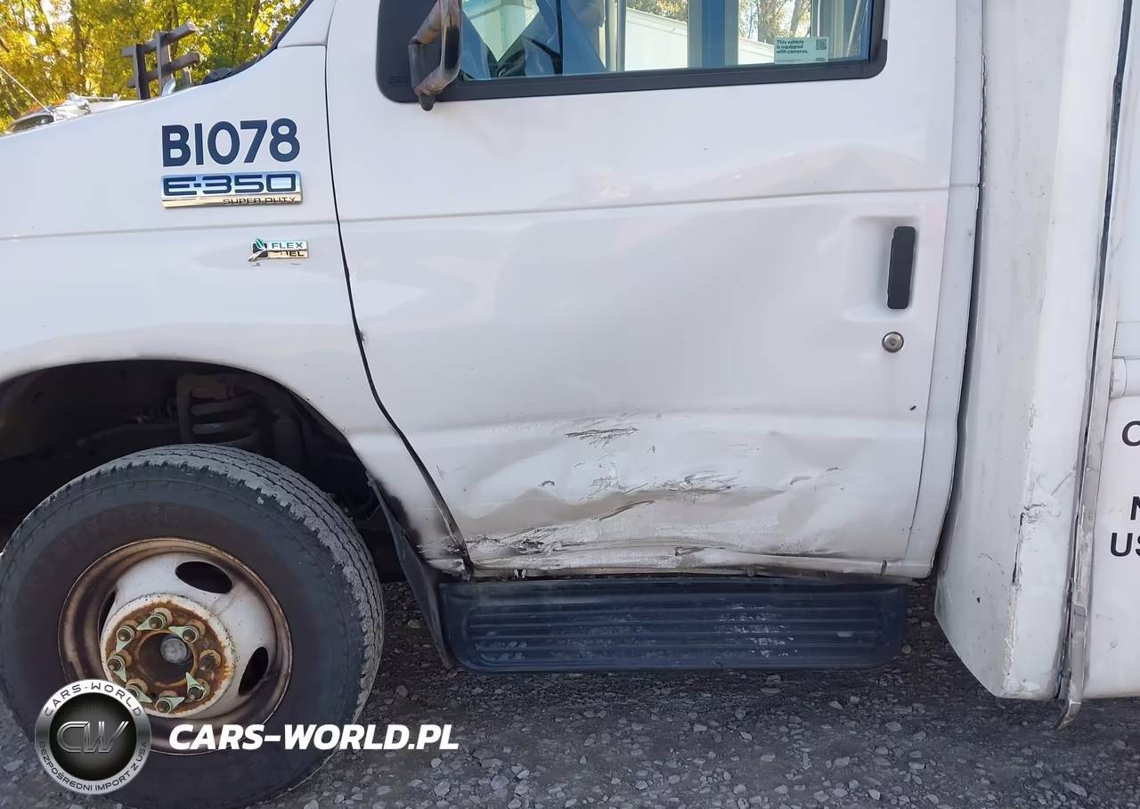 2018 Ford E-350 Cutaway VIN:1FDEE3F69JDC20988 - 11