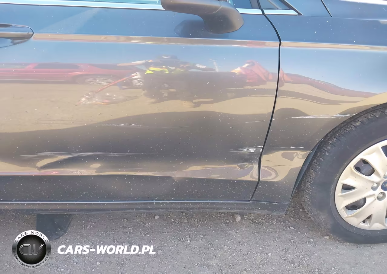 2019 Ford Fusion S VIN:3FA6P0G73KR282359 - 6