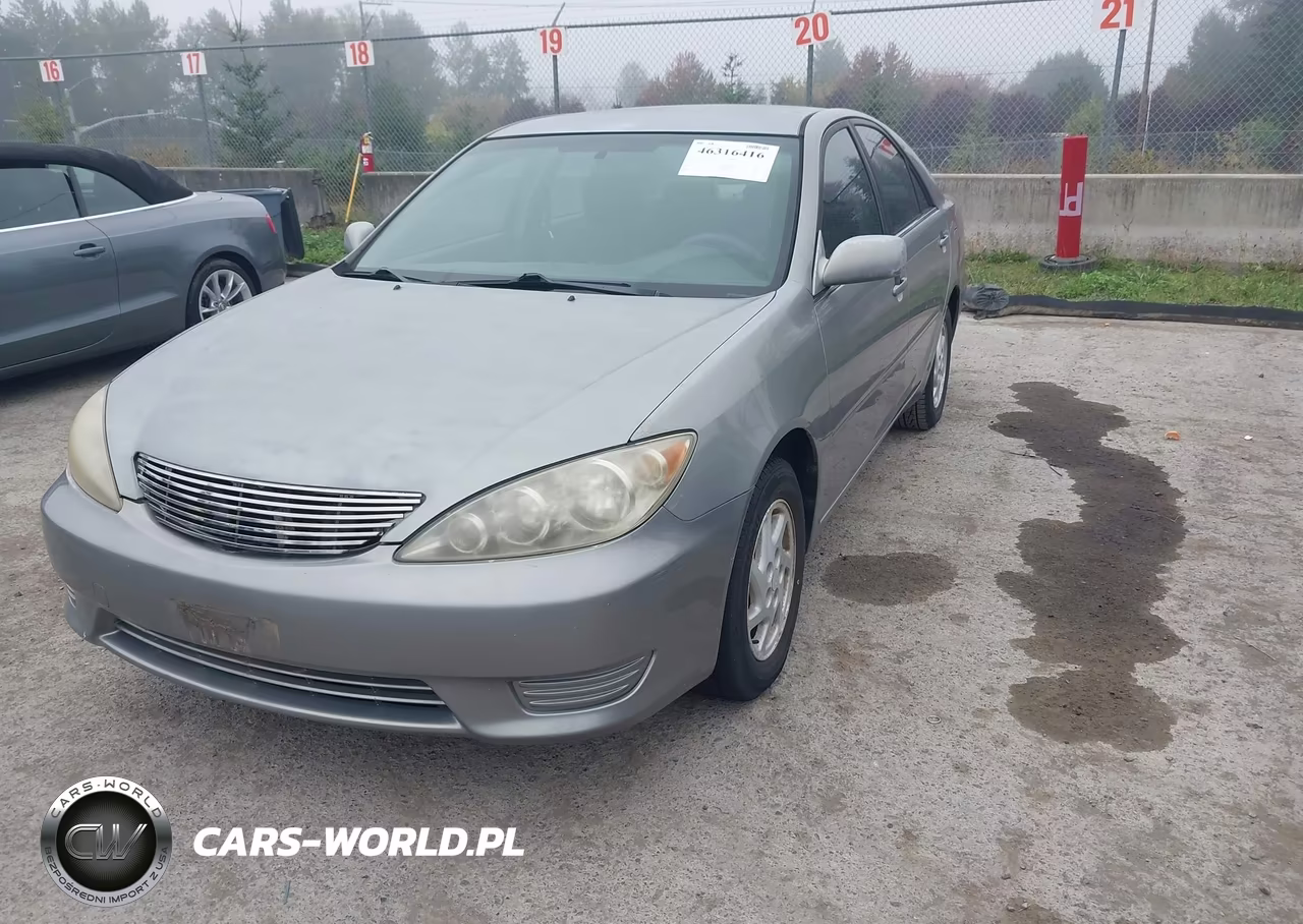 2005 Toyota Camry Le VIN:JTDBE32KX53019512 - 2