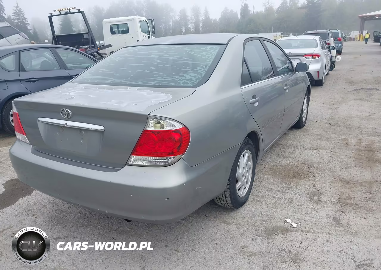 2005 Toyota Camry Le VIN:JTDBE32KX53019512 - 4