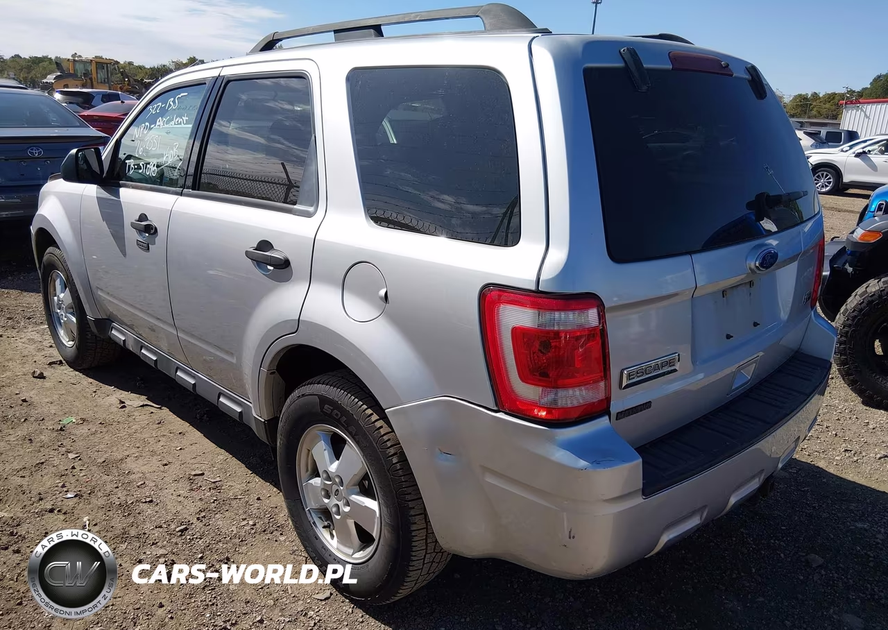 2010 Ford Escape Xlt VIN:1FMCU0DG4AKD45087 - 3