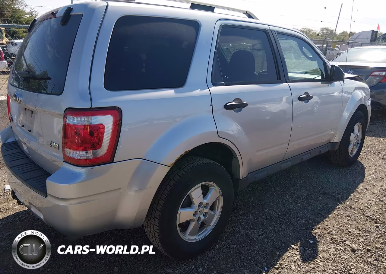 2010 Ford Escape Xlt VIN:1FMCU0DG4AKD45087 - 4