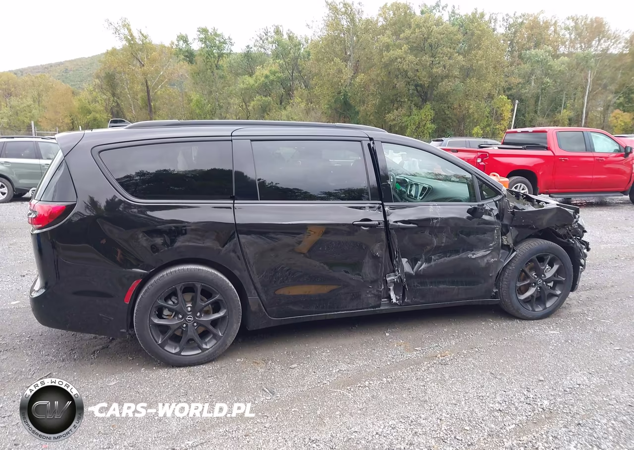 2026 Chrysler Pacifica Limited VIN:2C4RC1GG7TR161849 - 13