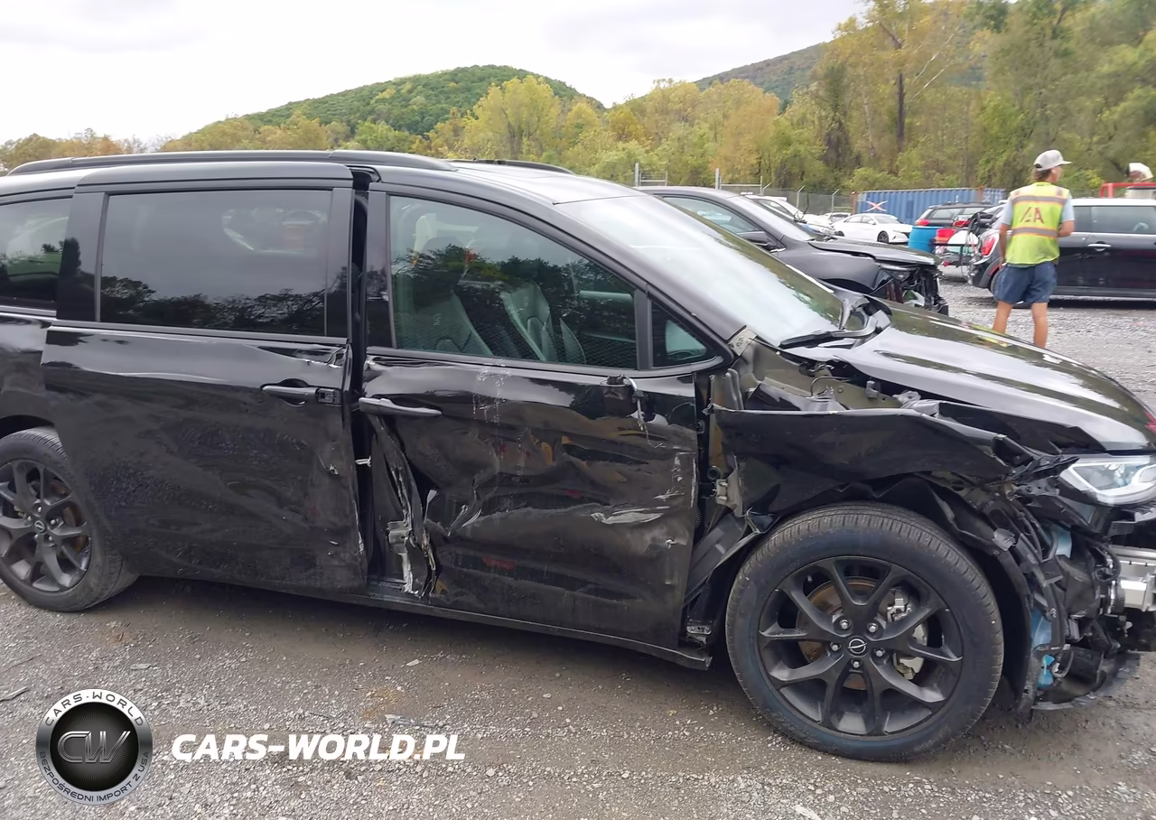 2026 Chrysler Pacifica Limited VIN:2C4RC1GG7TR161849 - 6