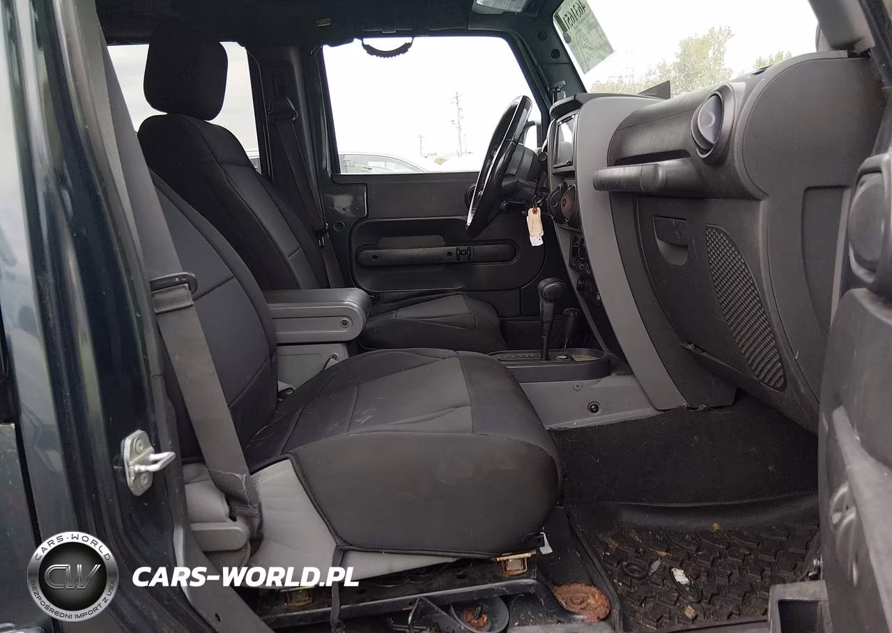 2007 Jeep Wrangler Unlimited Sahara VIN:1J4GA59187L142104 - 5
