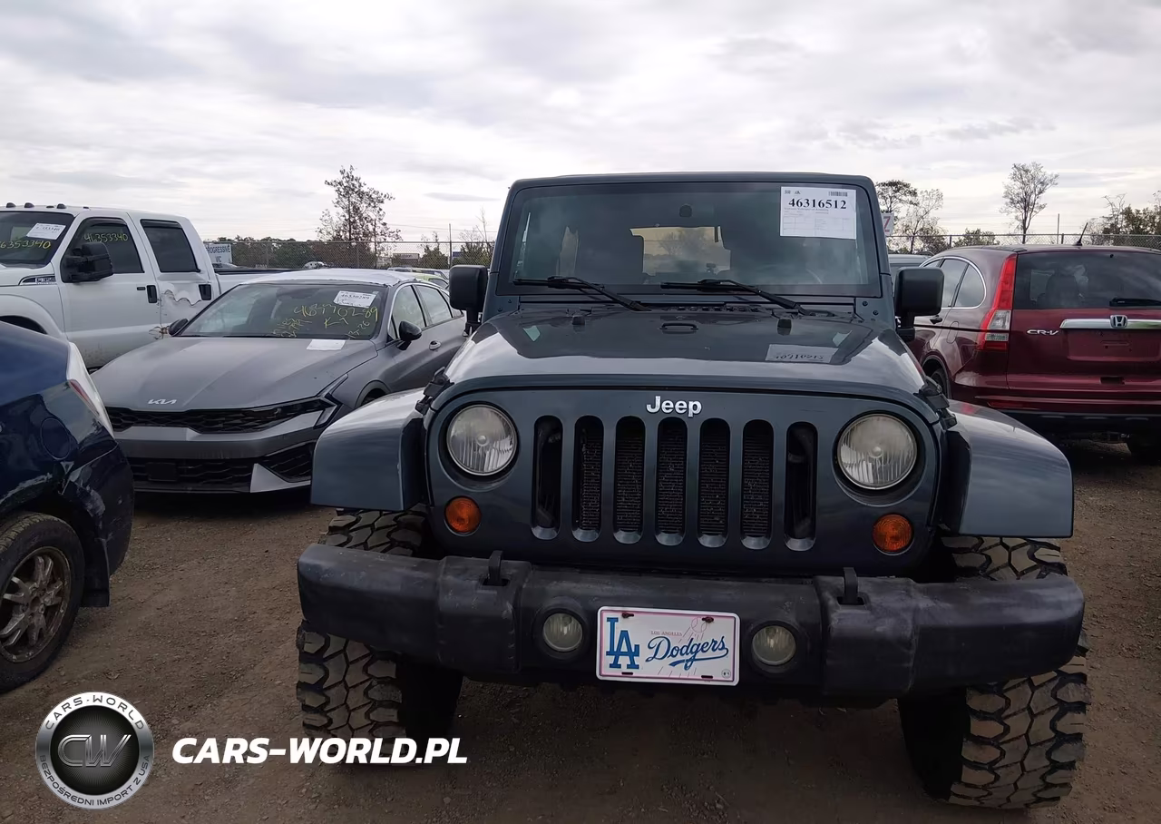 2007 Jeep Wrangler Unlimited Sahara VIN:1J4GA59187L142104 - 6