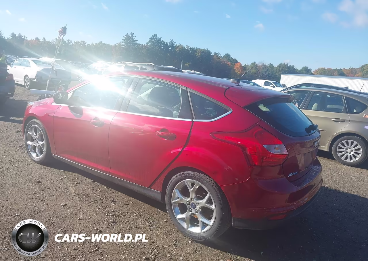 2014 Ford Focus Titanium VIN:1FADP3N24EL188770 - 3
