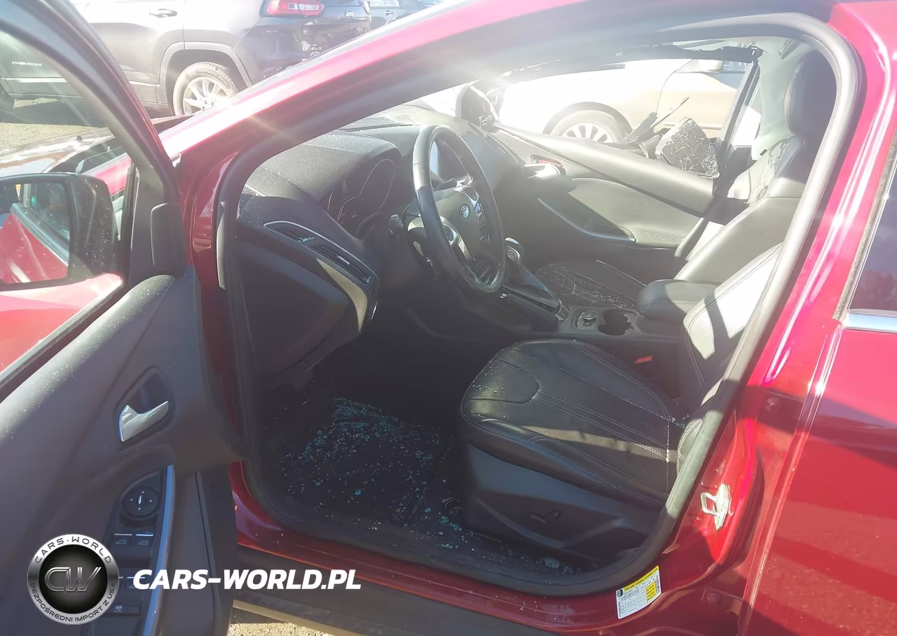 2014 Ford Focus Titanium VIN:1FADP3N24EL188770 - 5