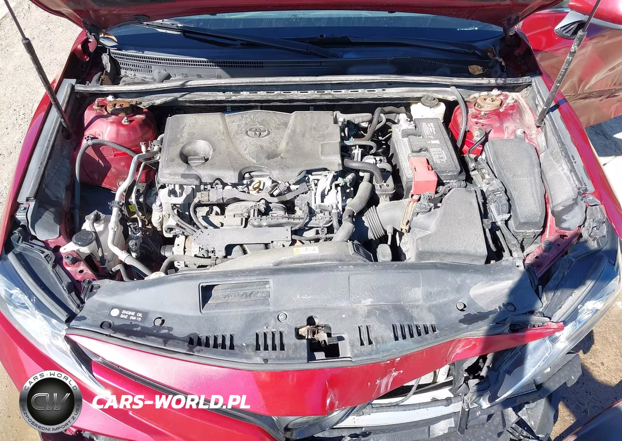 2018 Toyota Camry Le VIN:4T1B11HK5JU620317 - 10