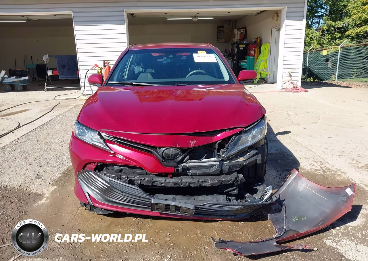 2018 Toyota Camry Le VIN:4T1B11HK5JU620317 - 13