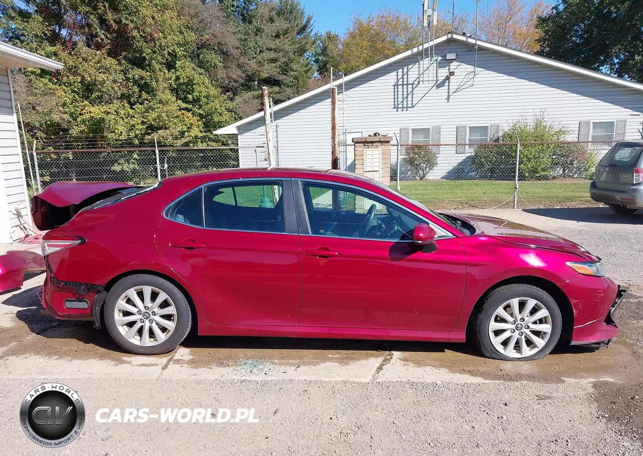 2018 Toyota Camry Le VIN:4T1B11HK5JU620317 - 14