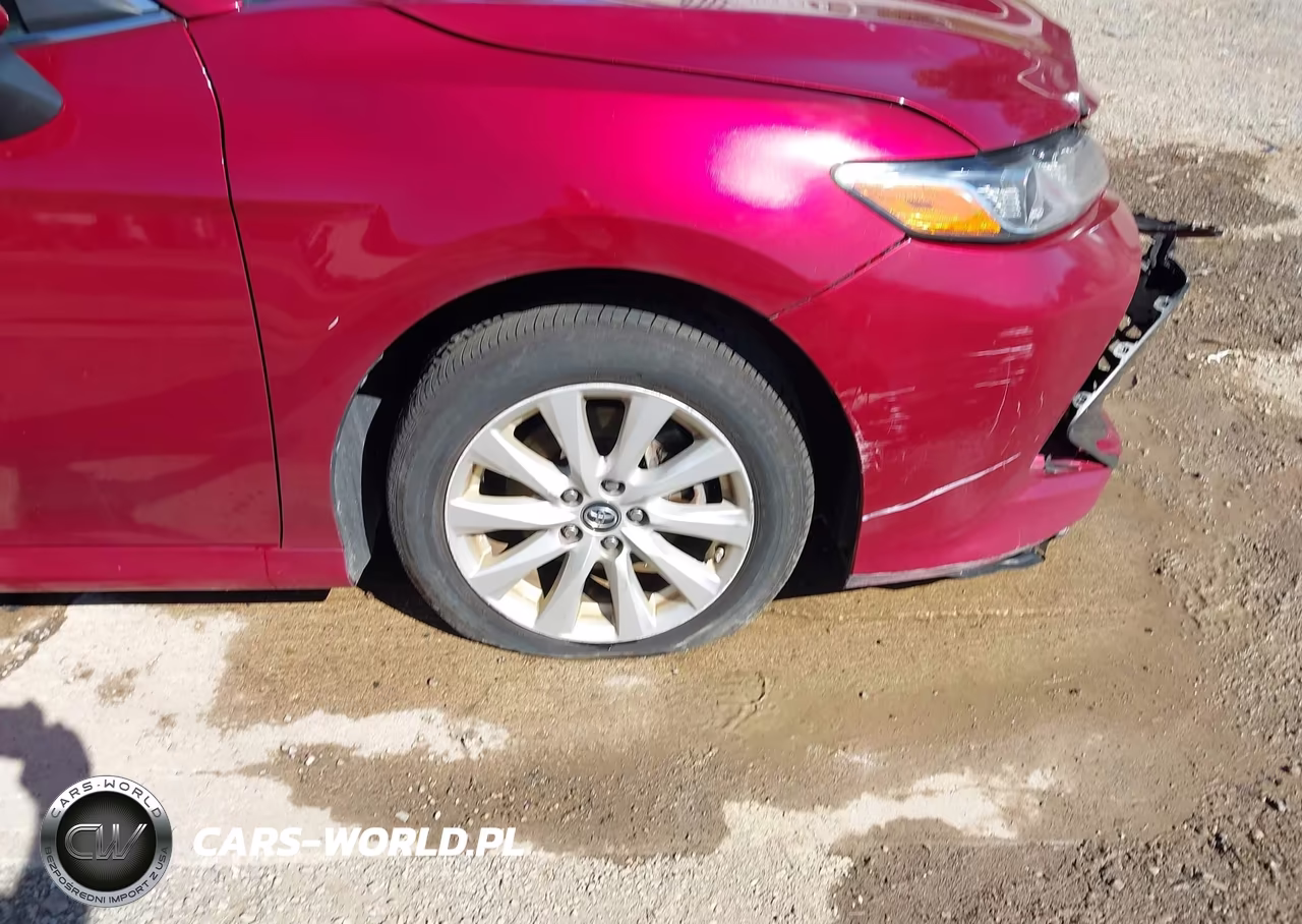 2018 Toyota Camry Le VIN:4T1B11HK5JU620317 - 22