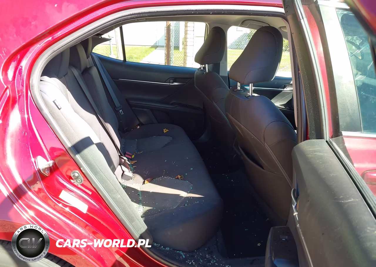 2018 Toyota Camry Le VIN:4T1B11HK5JU620317 - 8