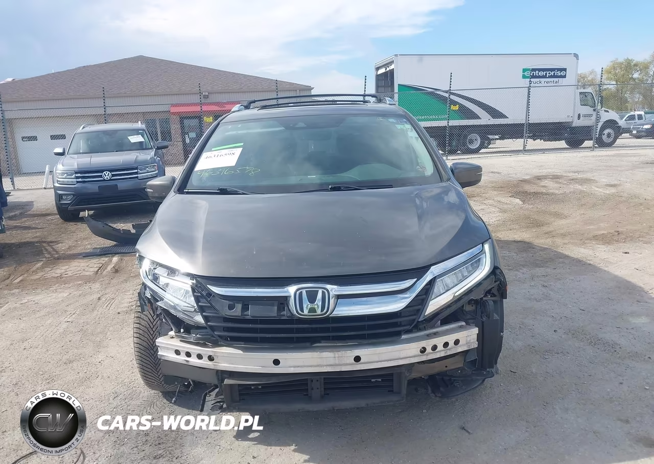 2018 Honda Odyssey Elite VIN:5FNRL6H99JB042660 - 12