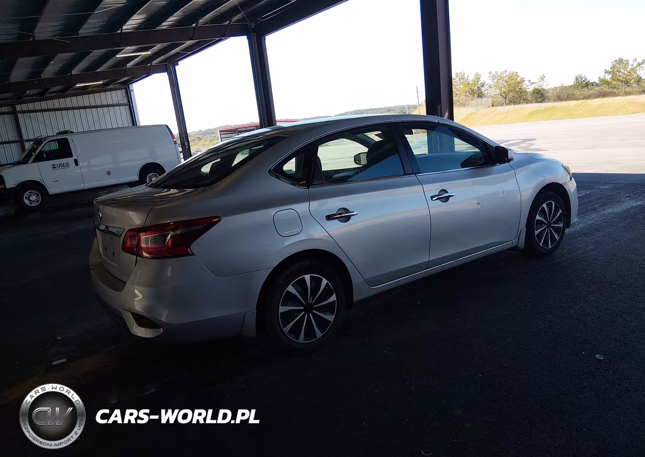 2016 Nissan Sentra S VIN:3N1AB7AP5GY326639 - 4