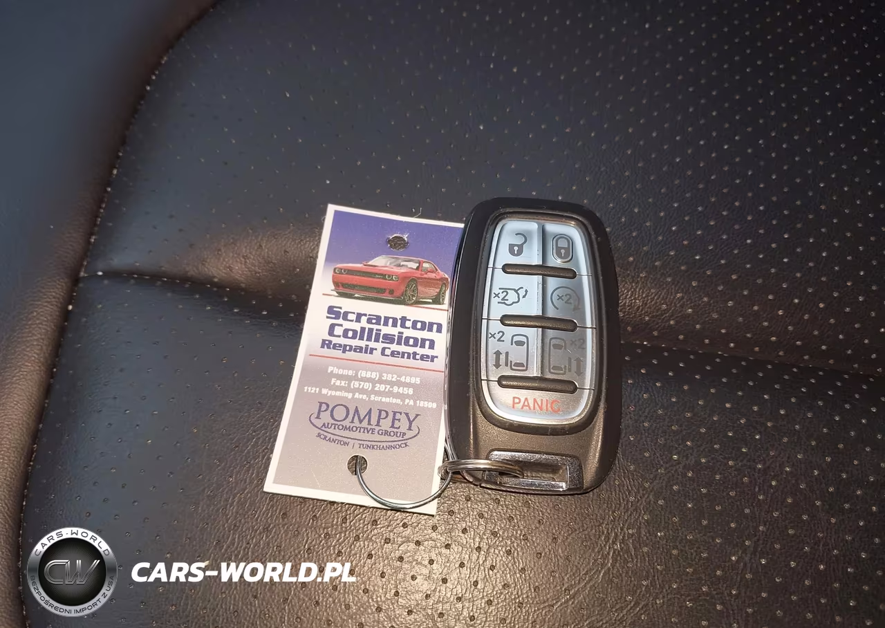 2023 Chrysler Pacifica Hybrid Touring L VIN:2C4RC1L76PR541700 - 11