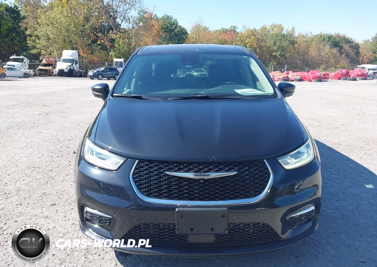 2023 Chrysler Pacifica Hybrid Touring L VIN:2C4RC1L76PR541700 - 17