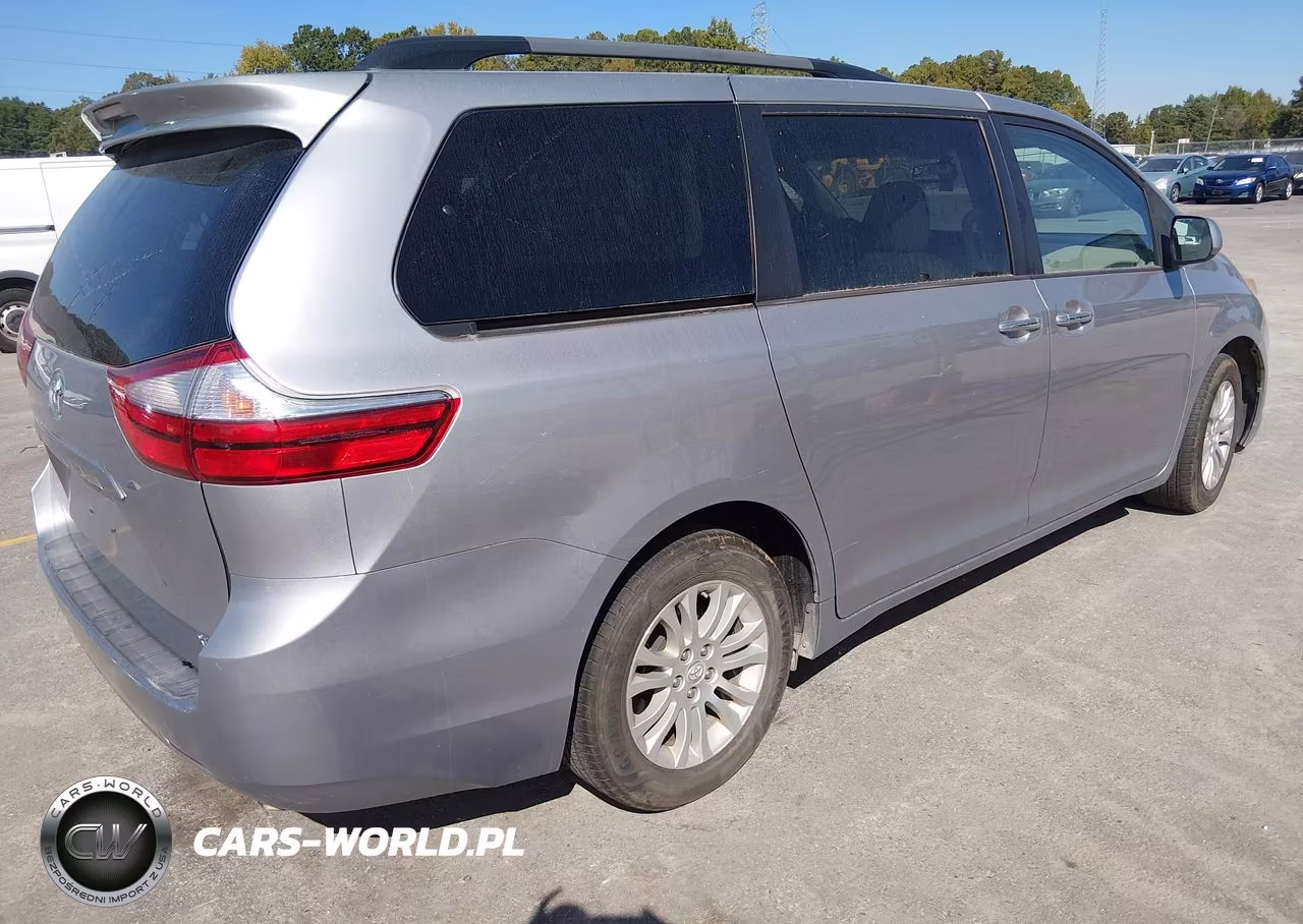 2017 Toyota Sienna Xle 8 Passenger VIN:5TDYZ3DC3HS857873 - 4