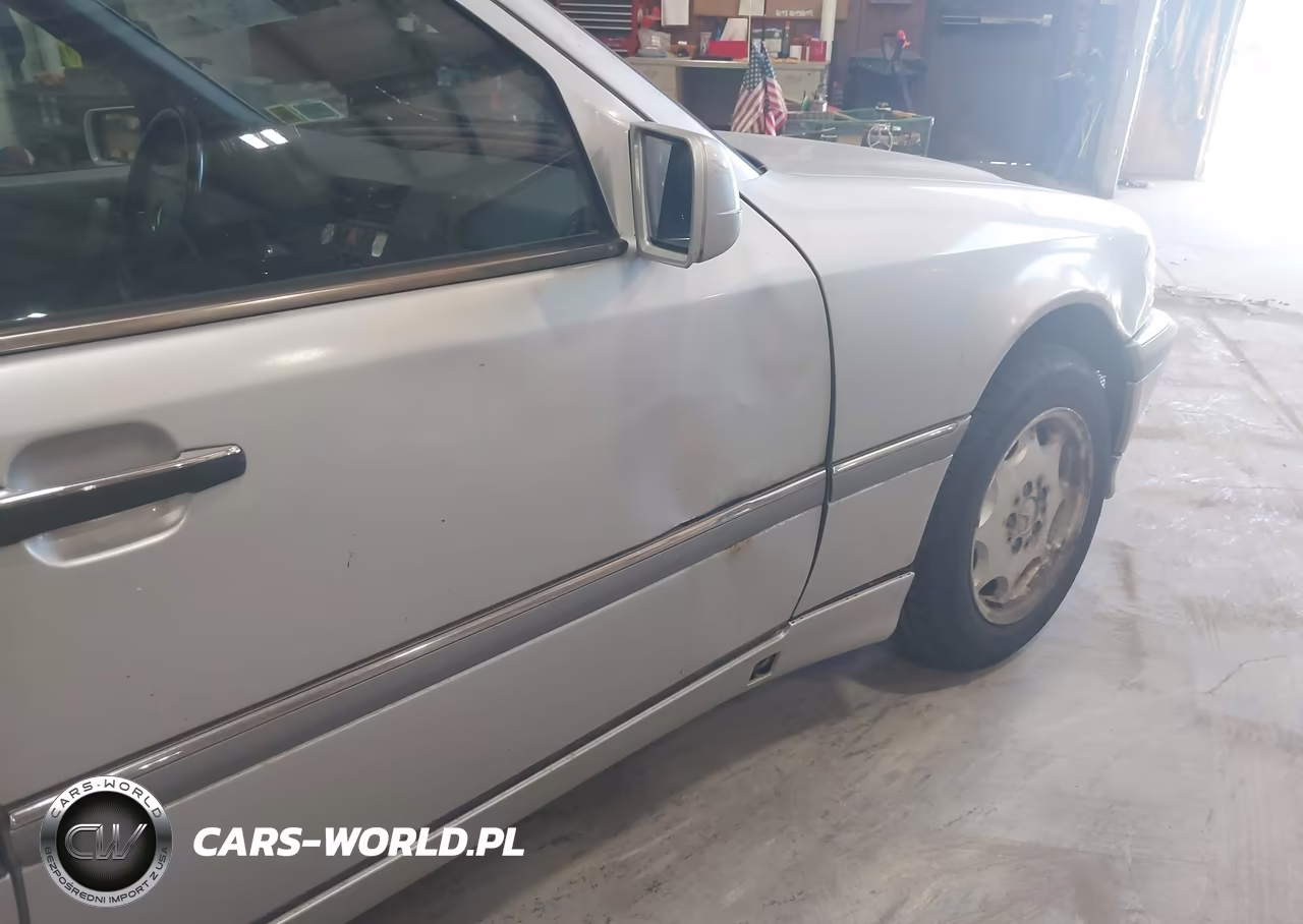 2000 Mercedes-Benz C 230 Kompressor VIN:WDBHA24G5YA848723 - 12
