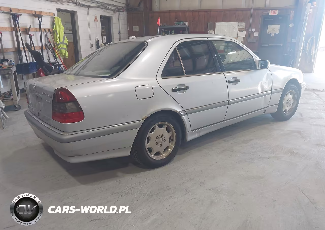 2000 Mercedes-Benz C 230 Kompressor VIN:WDBHA24G5YA848723 - 4