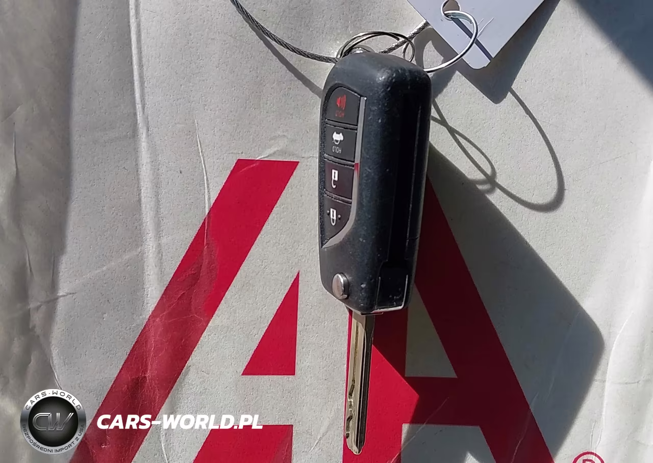 2020 Toyota Camry Le VIN:4T1C11AK1LU321196 - 11