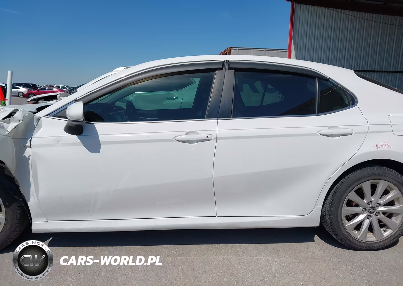 2020 Toyota Camry Le VIN:4T1C11AK1LU321196 - 14