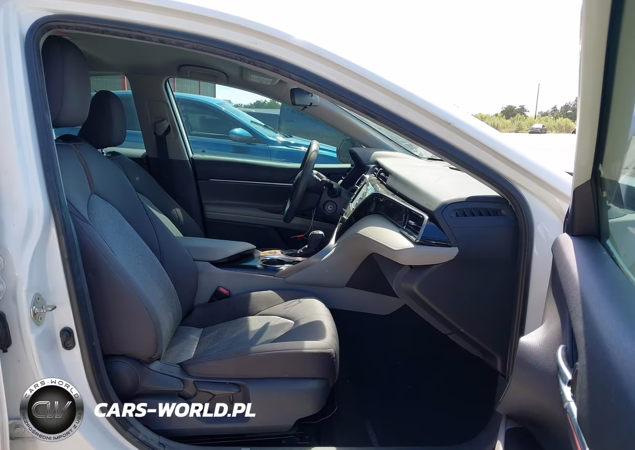 2020 Toyota Camry Le VIN:4T1C11AK1LU321196 - 5