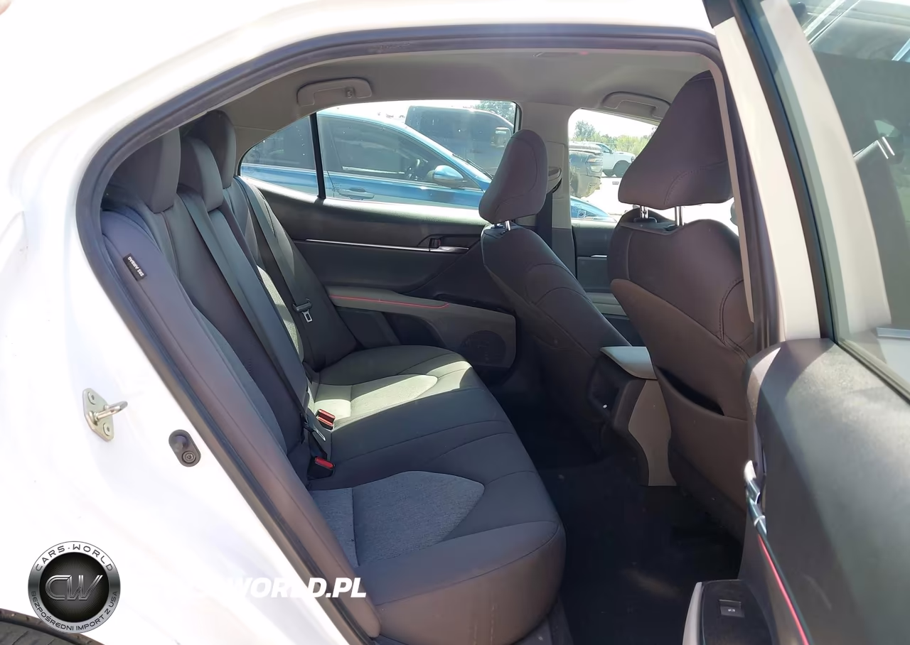 2020 Toyota Camry Le VIN:4T1C11AK1LU321196 - 8
