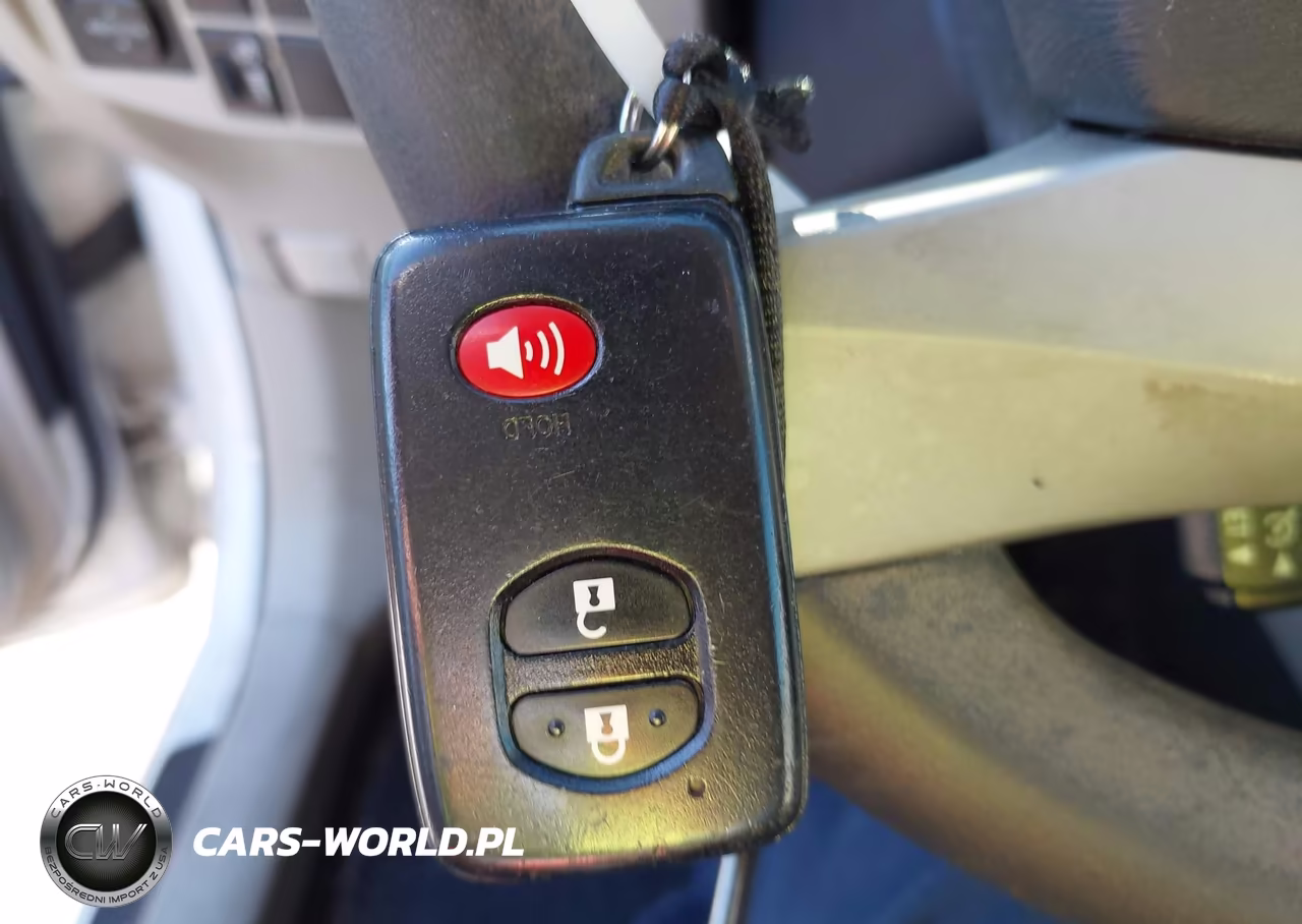 2012 Toyota Prius Two VIN:JTDKN3DUXC5518584 - 11