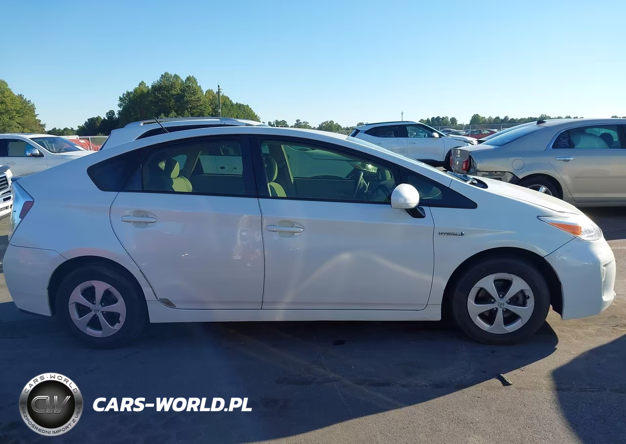 2012 Toyota Prius Two VIN:JTDKN3DUXC5518584 - 13