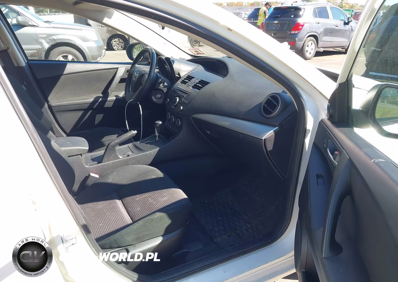 2013 Mazda Mazda3 I Touring VIN:JM1BL1LP5D1774680 - 5
