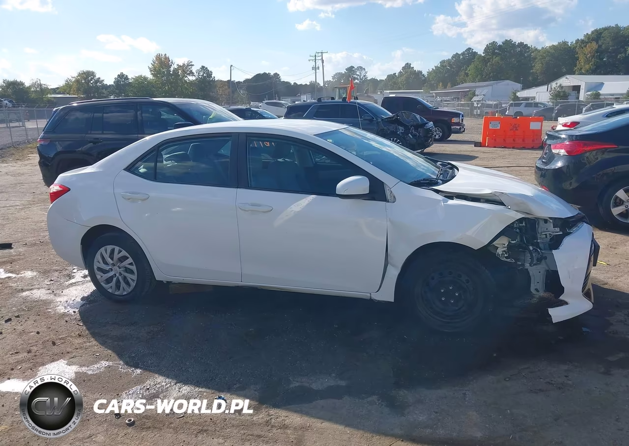 2017 Toyota Corolla Le VIN:2T1BURHE3HC803386 - 13