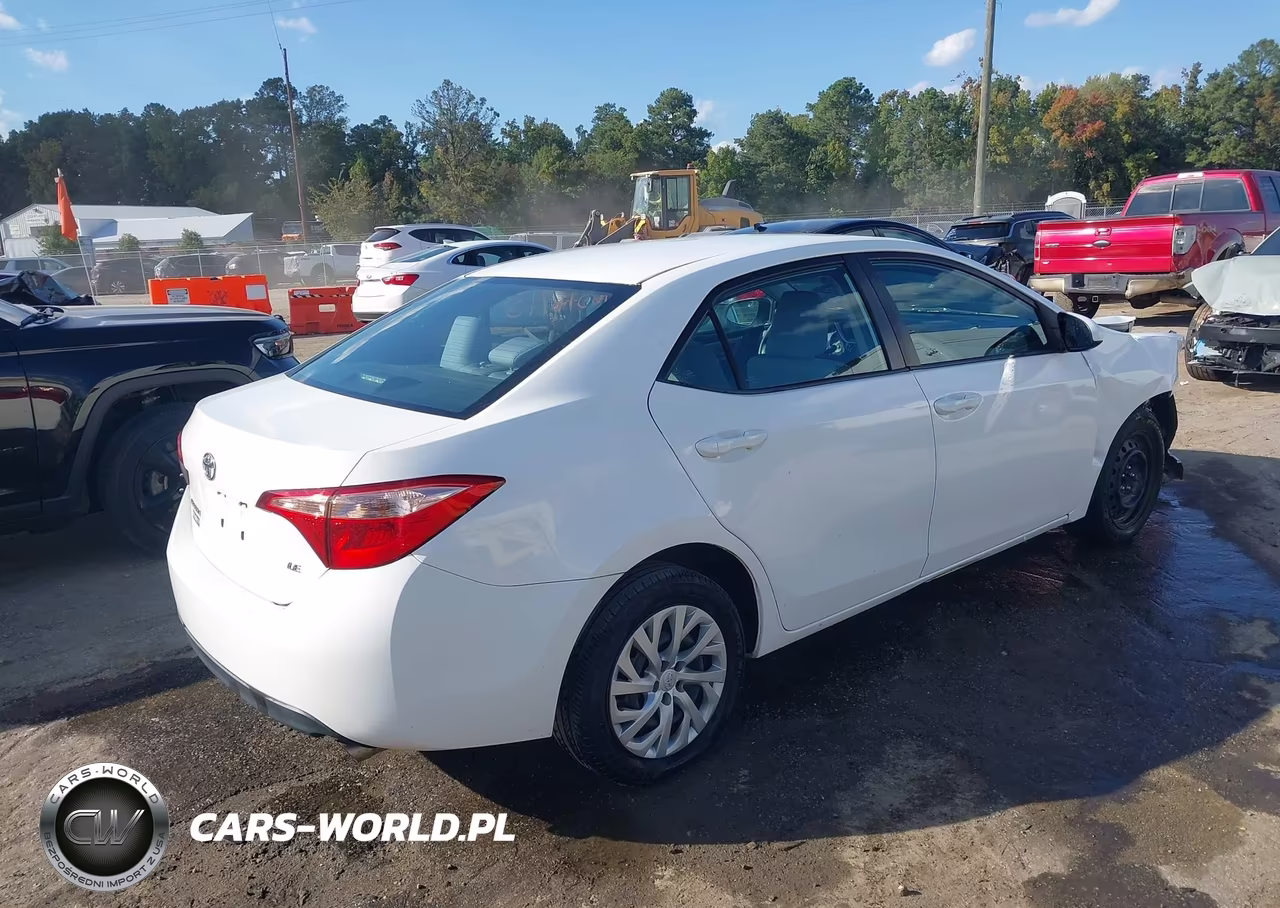 2017 Toyota Corolla Le VIN:2T1BURHE3HC803386 - 4