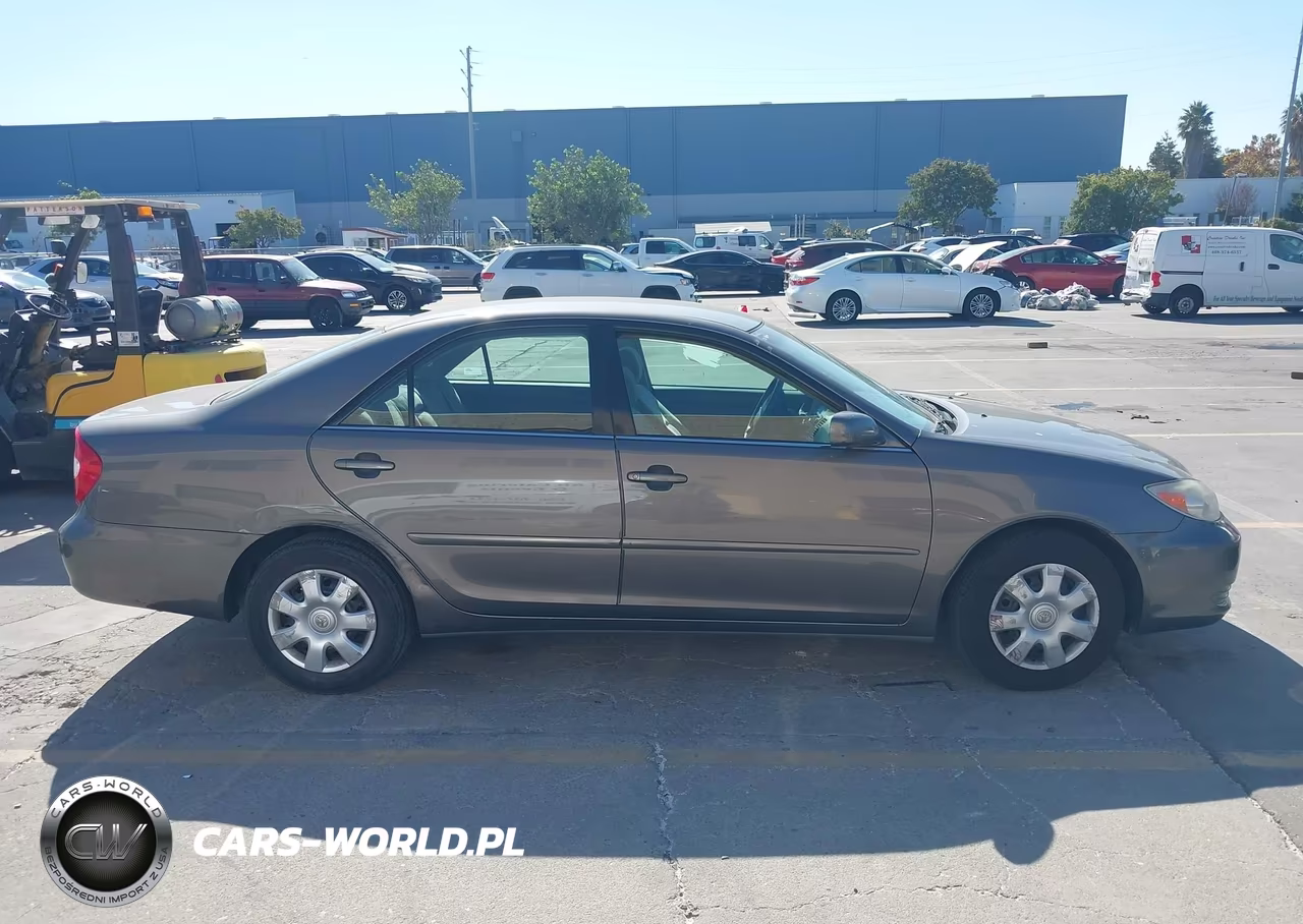 2004 Toyota Camry Le VIN:4T1BE32K24U877237 - 13