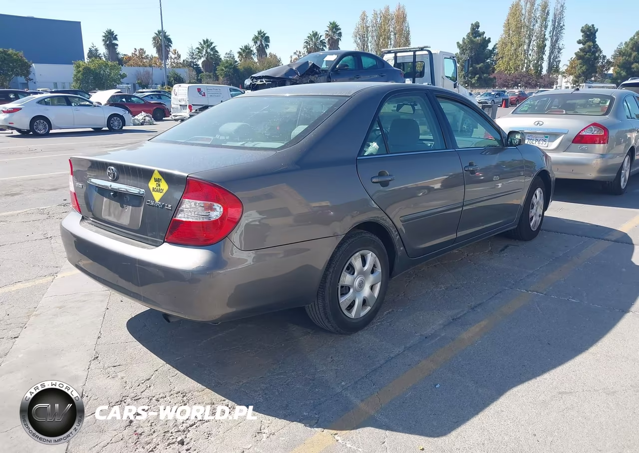 2004 Toyota Camry Le VIN:4T1BE32K24U877237 - 4