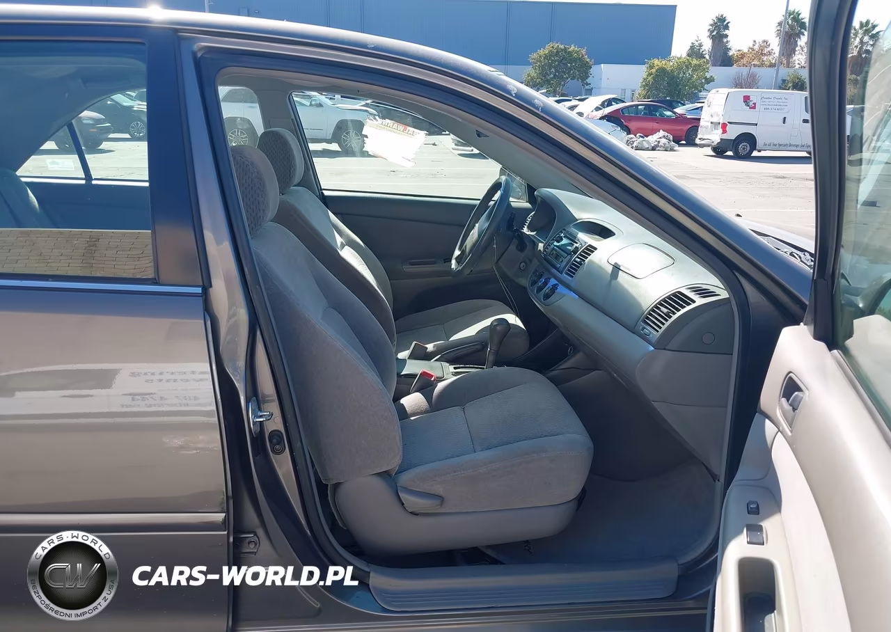 2004 Toyota Camry Le VIN:4T1BE32K24U877237 - 5