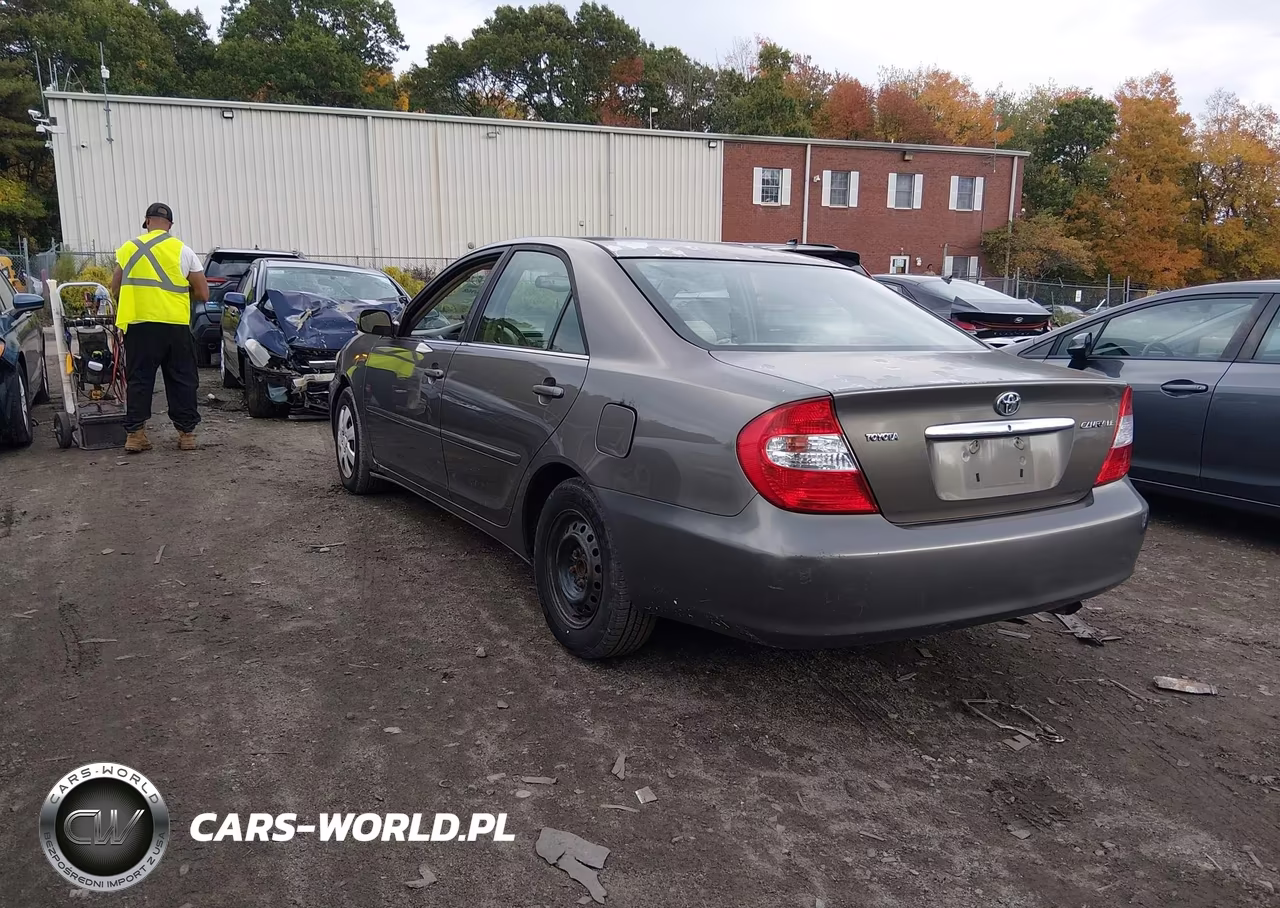 2002 Toyota Camry Le VIN:4T1BE32K92U523891 - 3