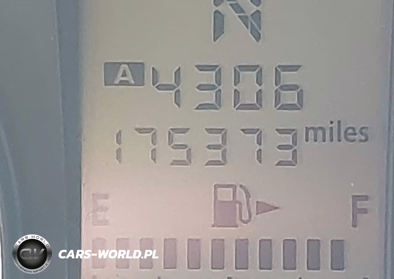 2015 Subaru Forester 2.5I Premium VIN:JF2SJADC6FH400690 - 15